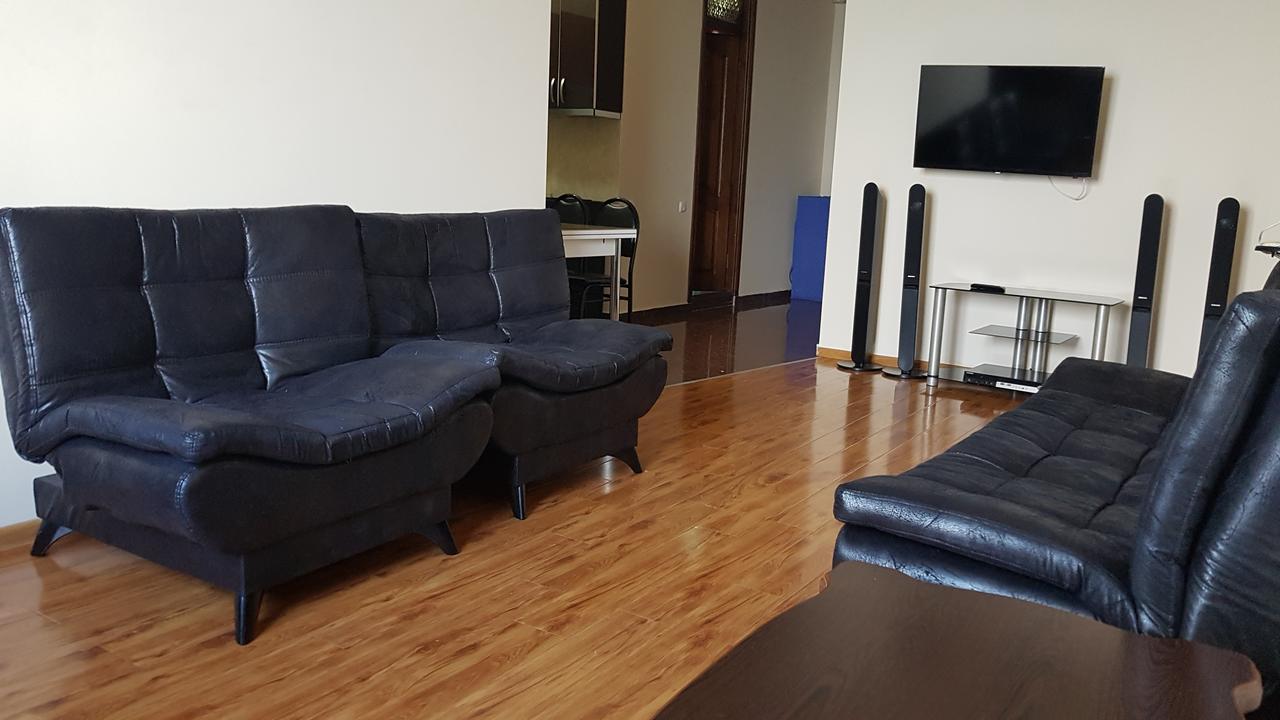 Apartment In Front Of Mcdonald'S Батуми Экстерьер фото