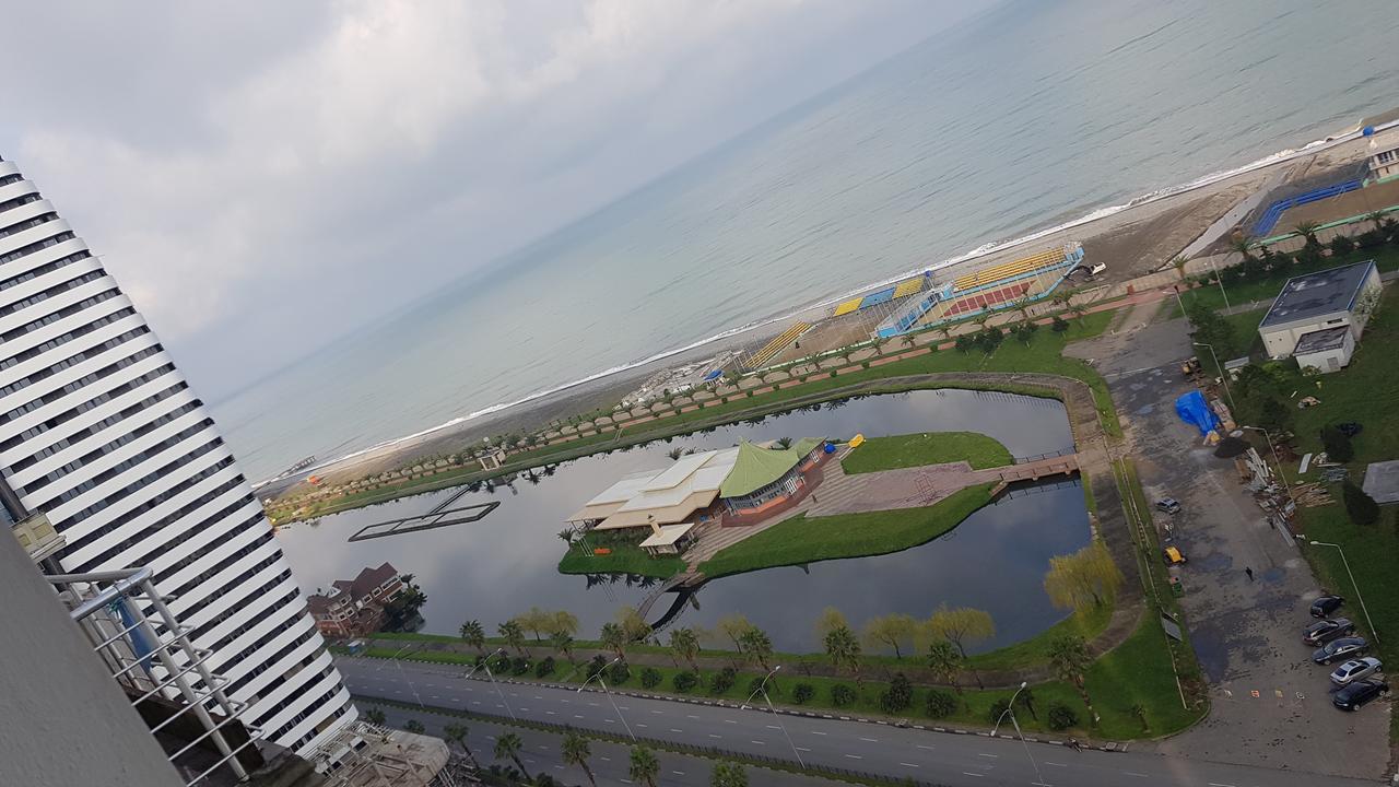 Apartment In Front Of Mcdonald'S Батуми Экстерьер фото