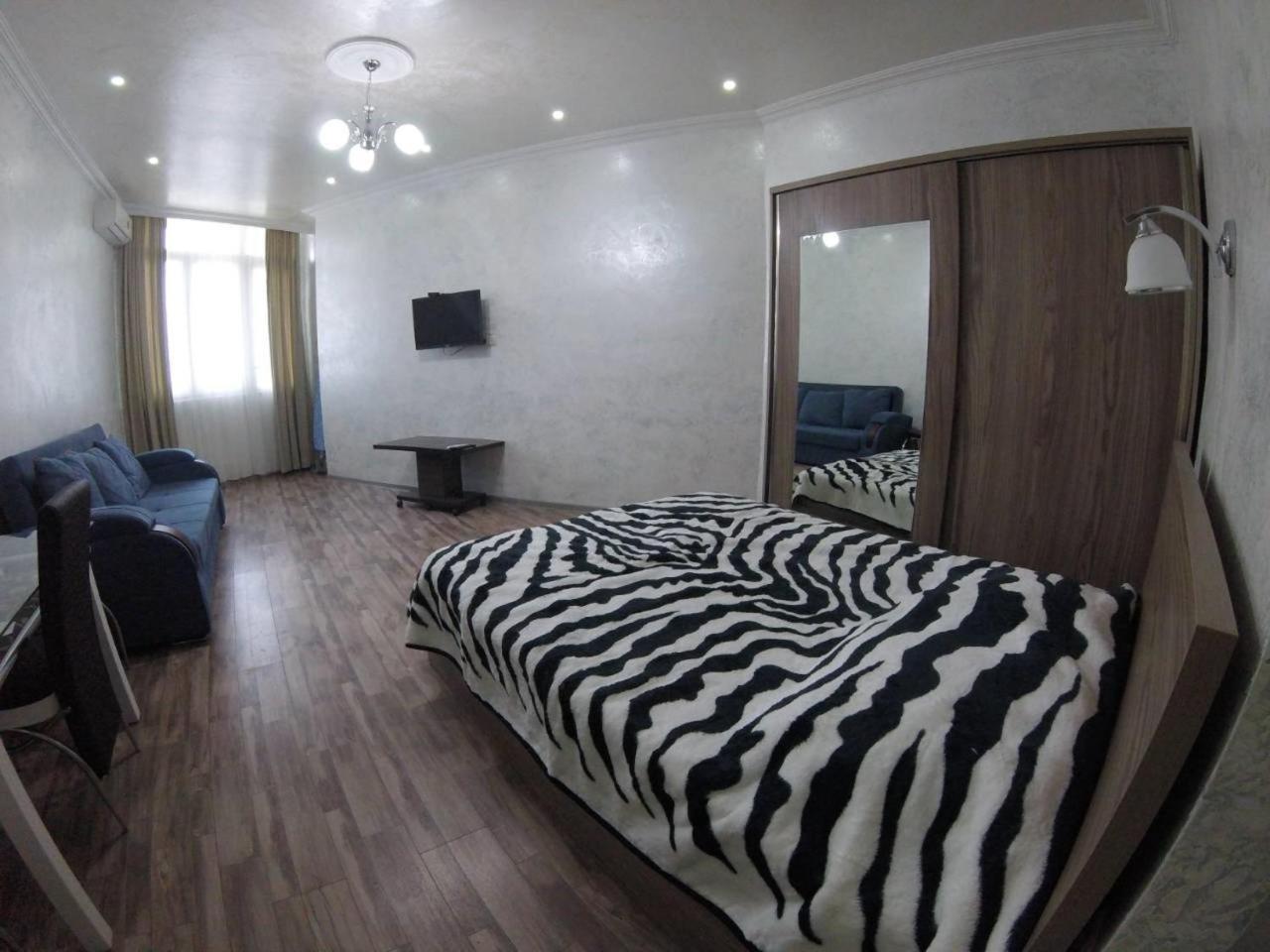 Apartment In Front Of Mcdonald'S Батуми Экстерьер фото