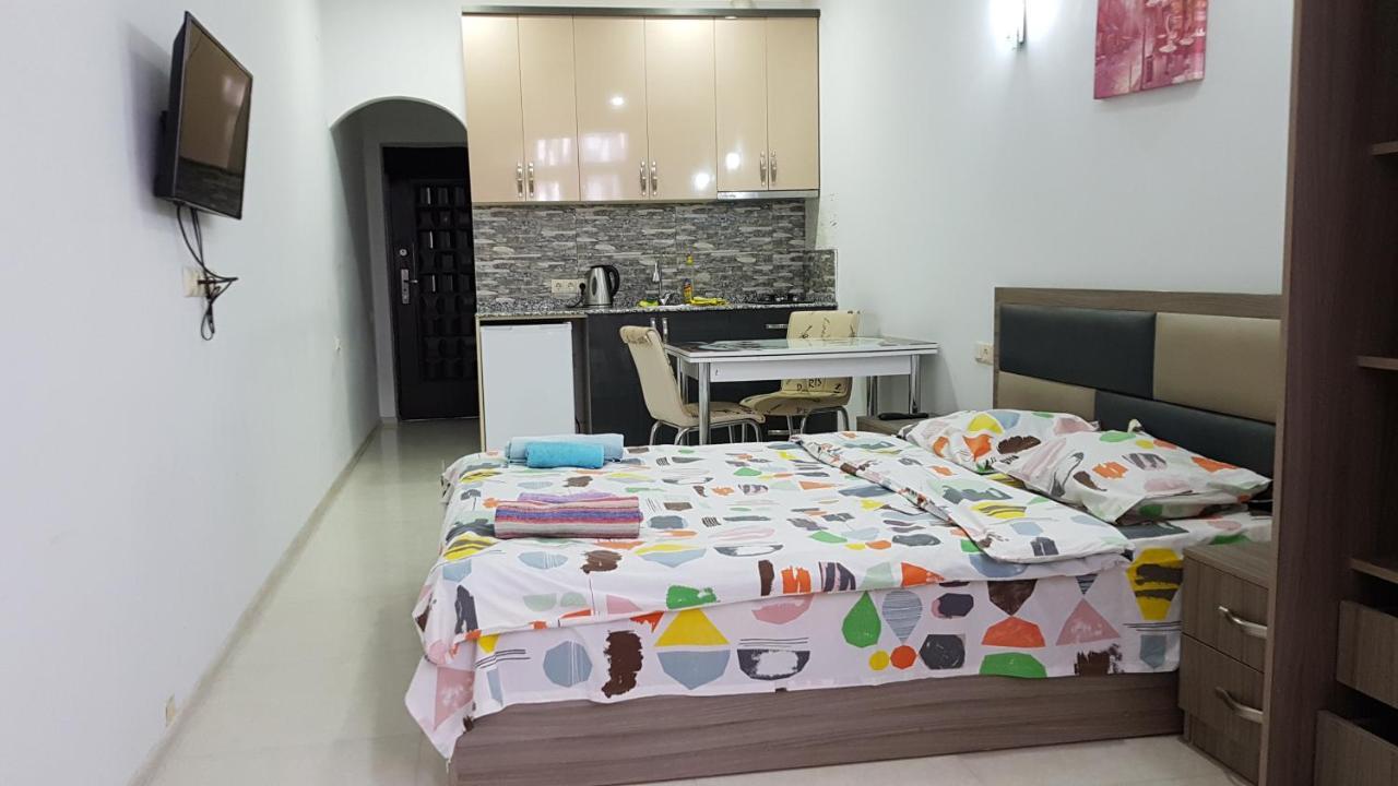 Apartment In Front Of Mcdonald'S Батуми Экстерьер фото